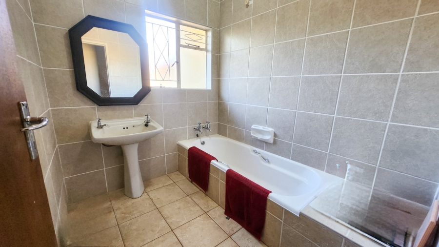 4 Bedroom Property for Sale in Wilkoppies North West